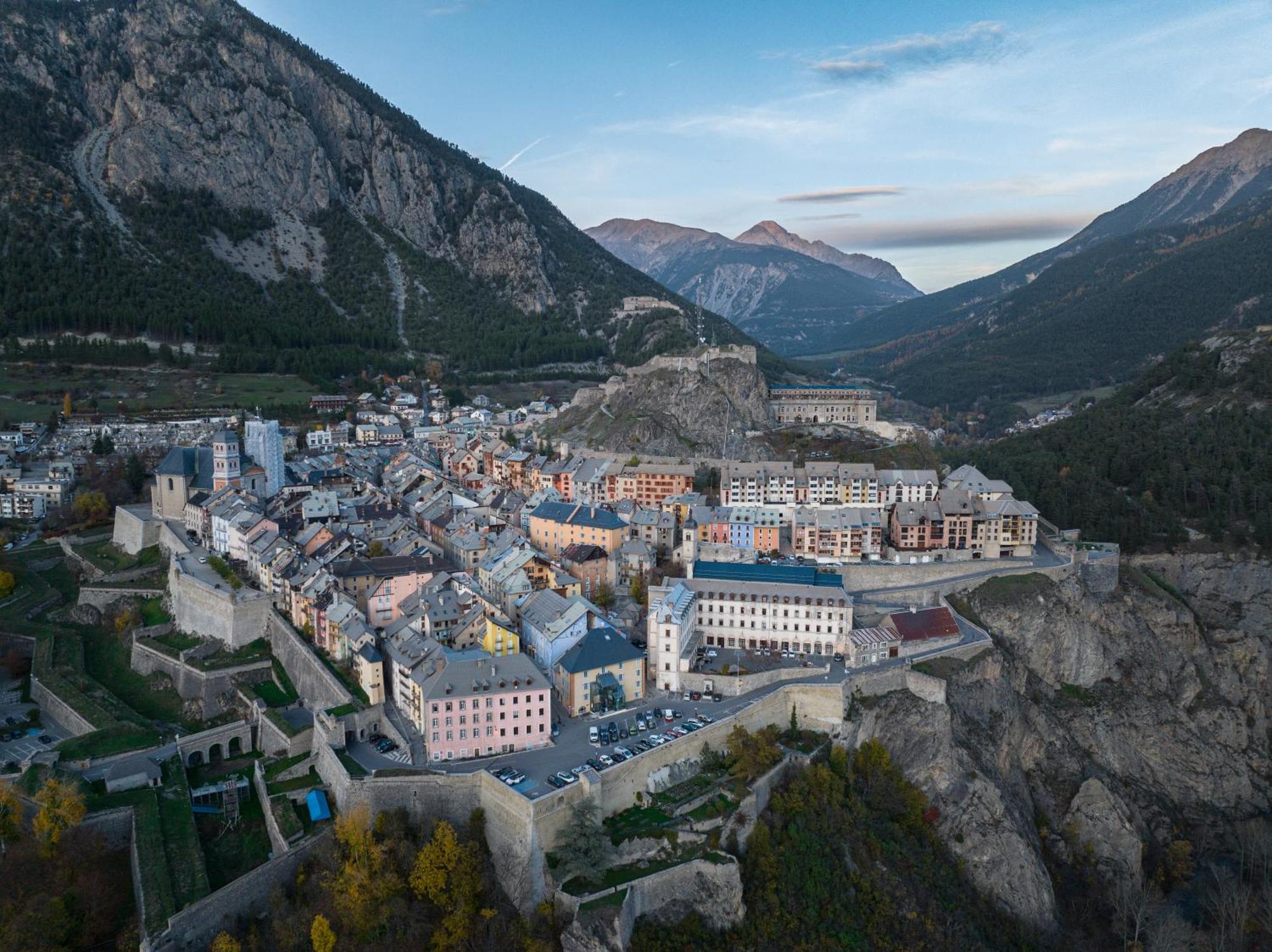 Hotel Vauban Briancon Serre Chevalier Exterior foto